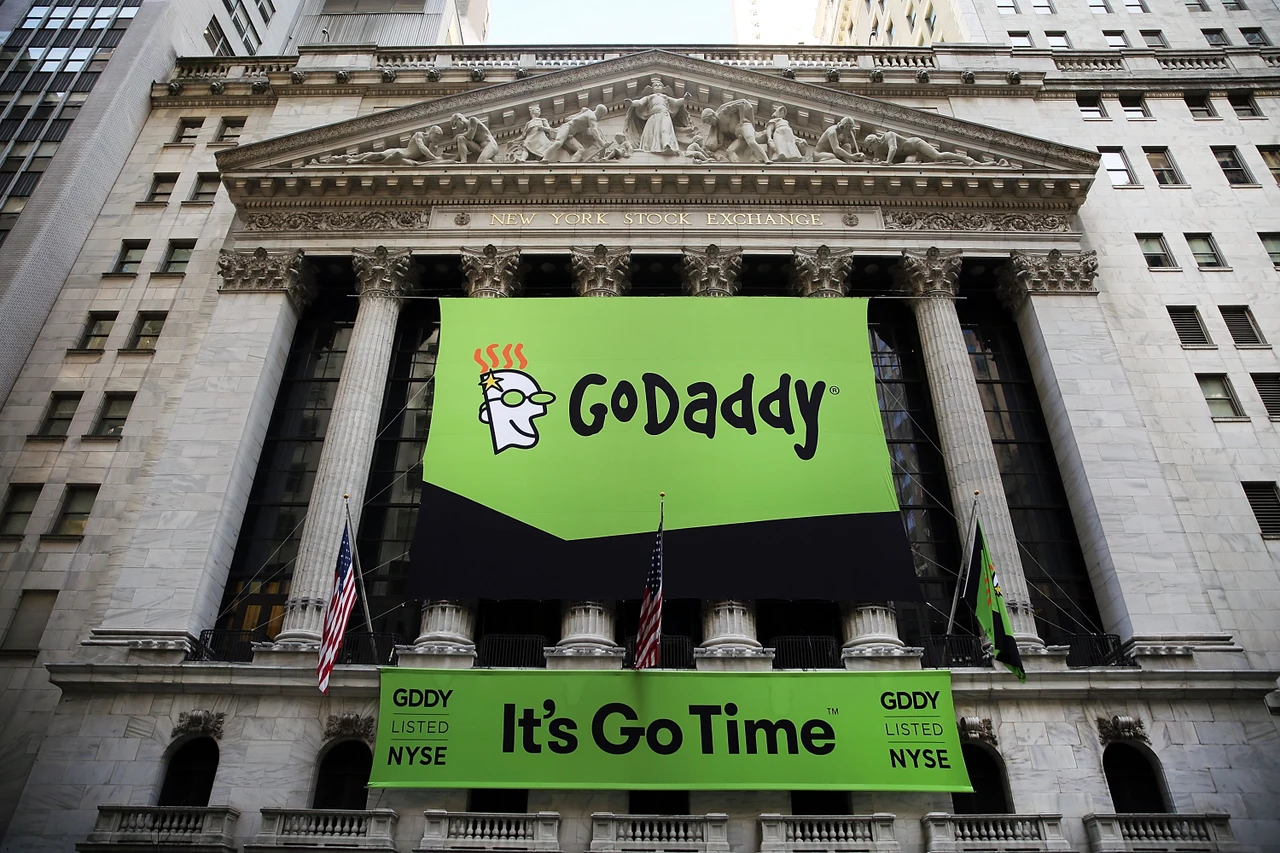 Acțiunile GoDaddy s-au prăbușit cu 59%